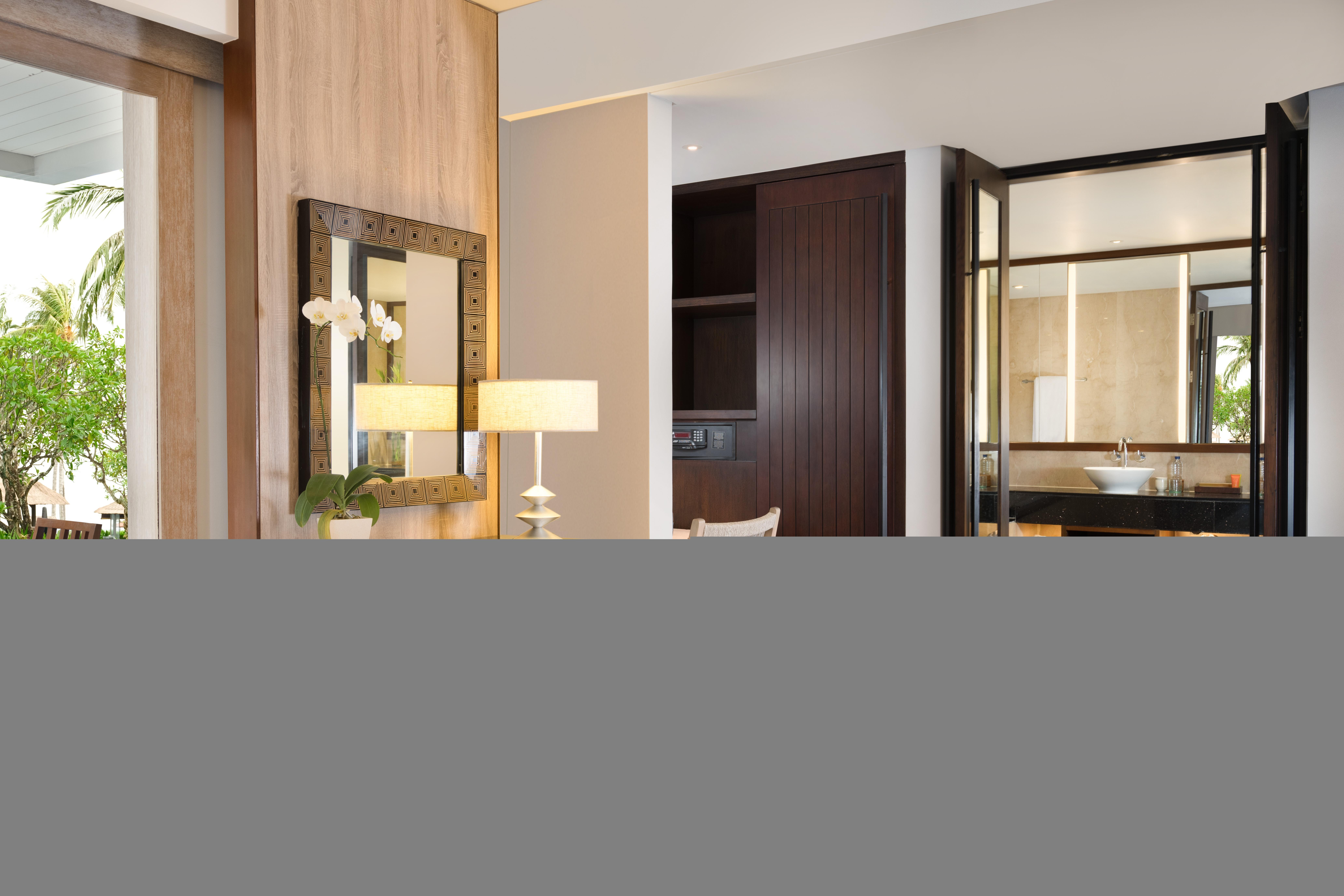 Hotel Conrad Bali Nusa Dua  Esterno foto A room at the hotel