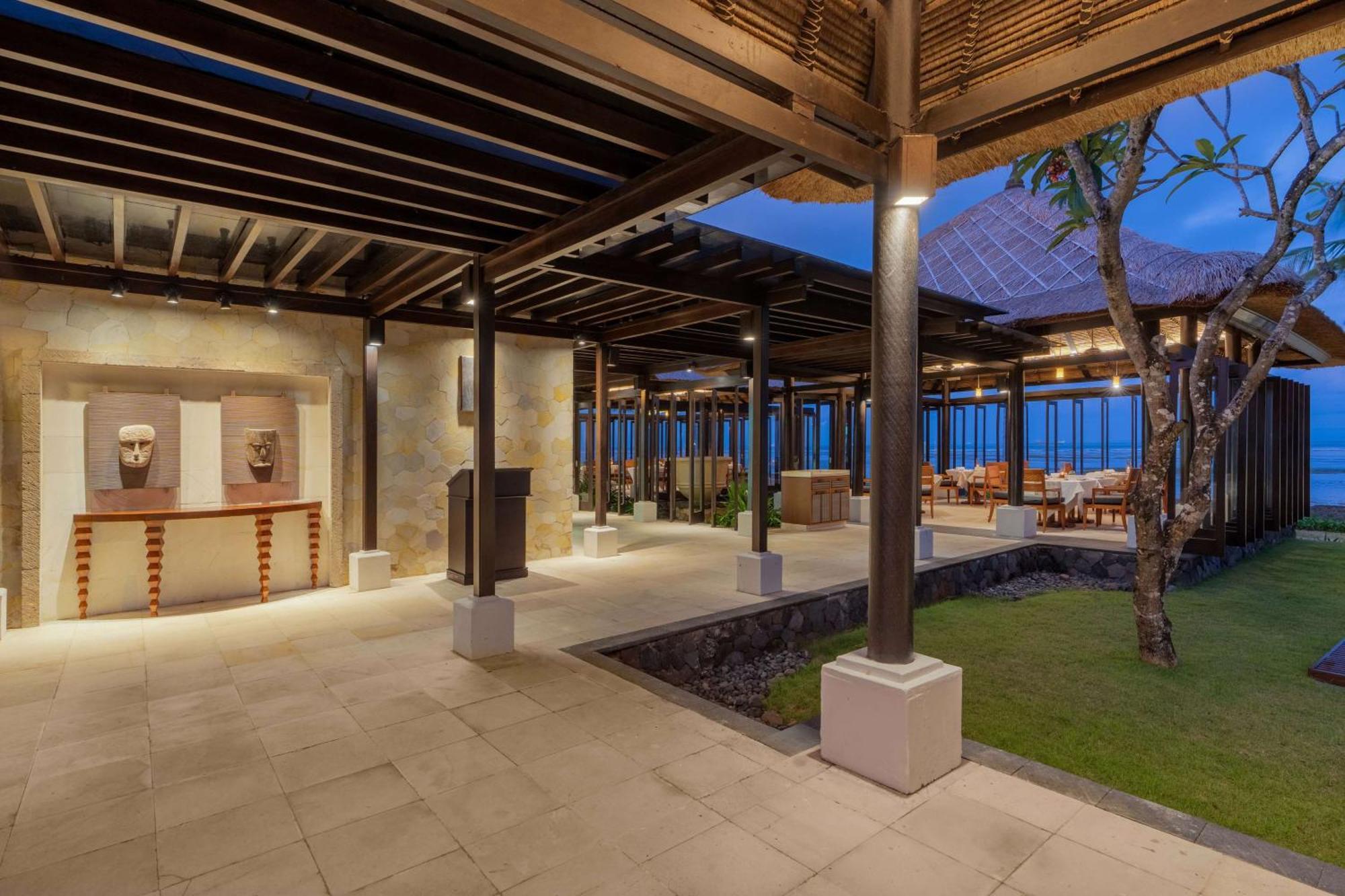 Hotel Conrad Bali Nusa Dua  Esterno foto The lobby of the hotel