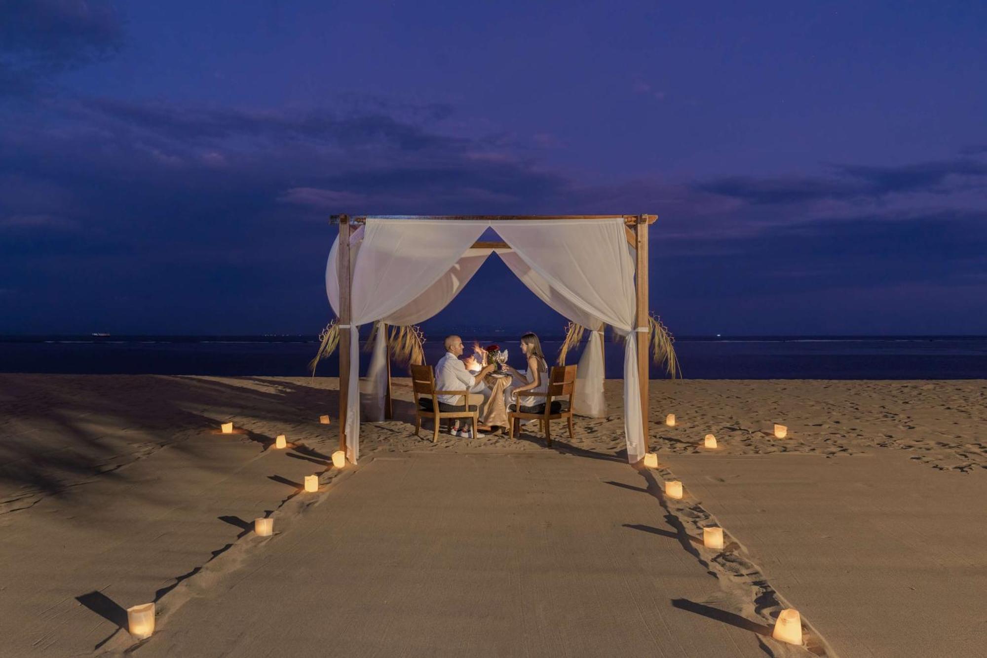 Hotel Conrad Bali Nusa Dua  Esterno foto The beach at the resort