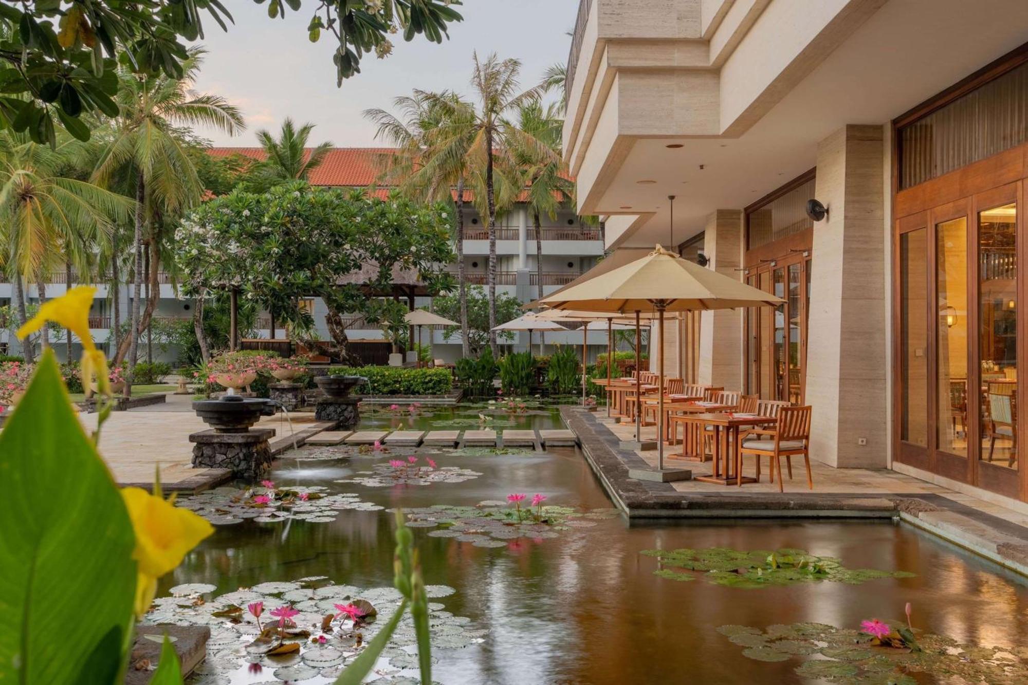 Hotel Conrad Bali Nusa Dua  Esterno foto The hotel's lobby