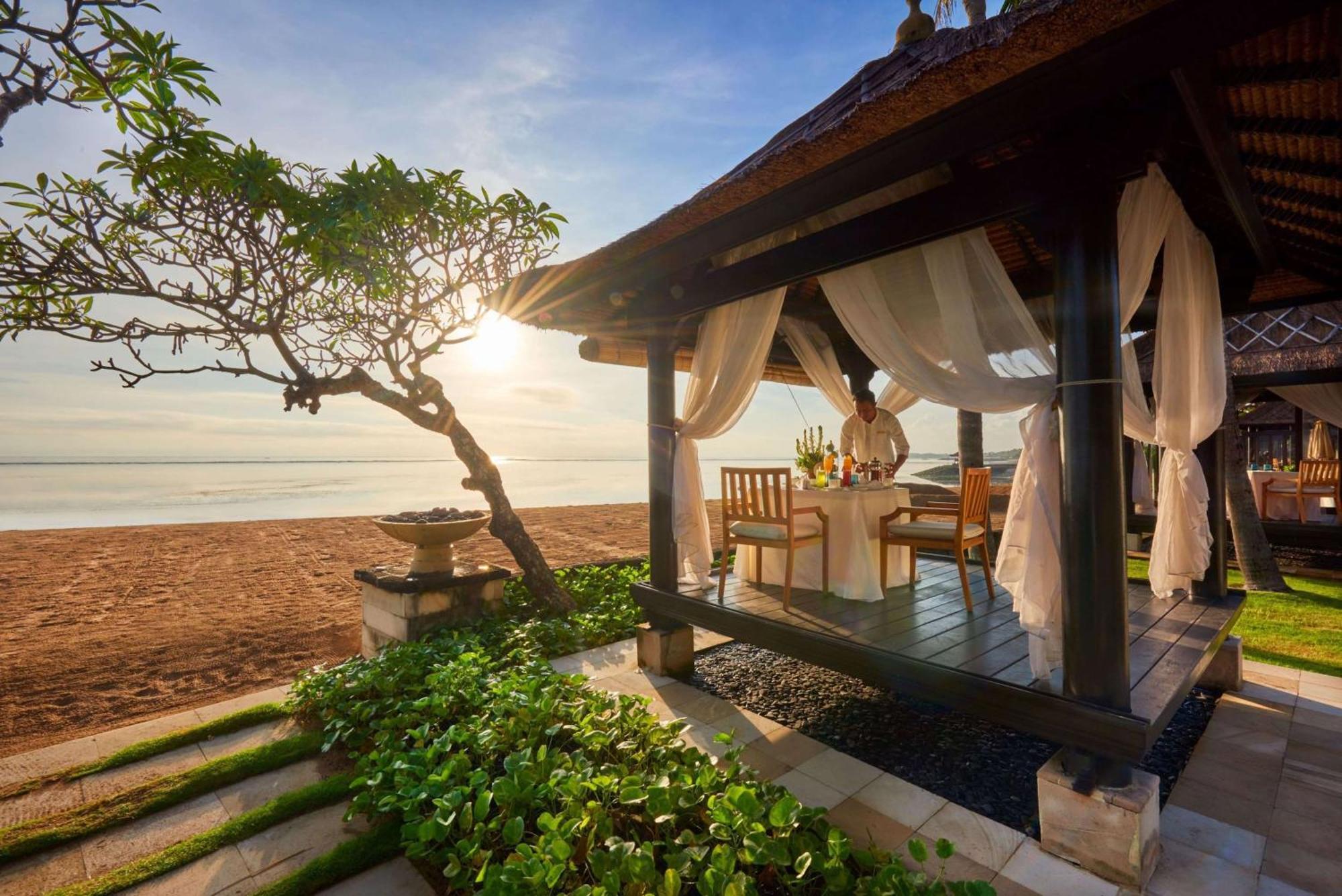 Hotel Conrad Bali Nusa Dua  Esterno foto The Beachfront Spa at The Oberoi, Bali