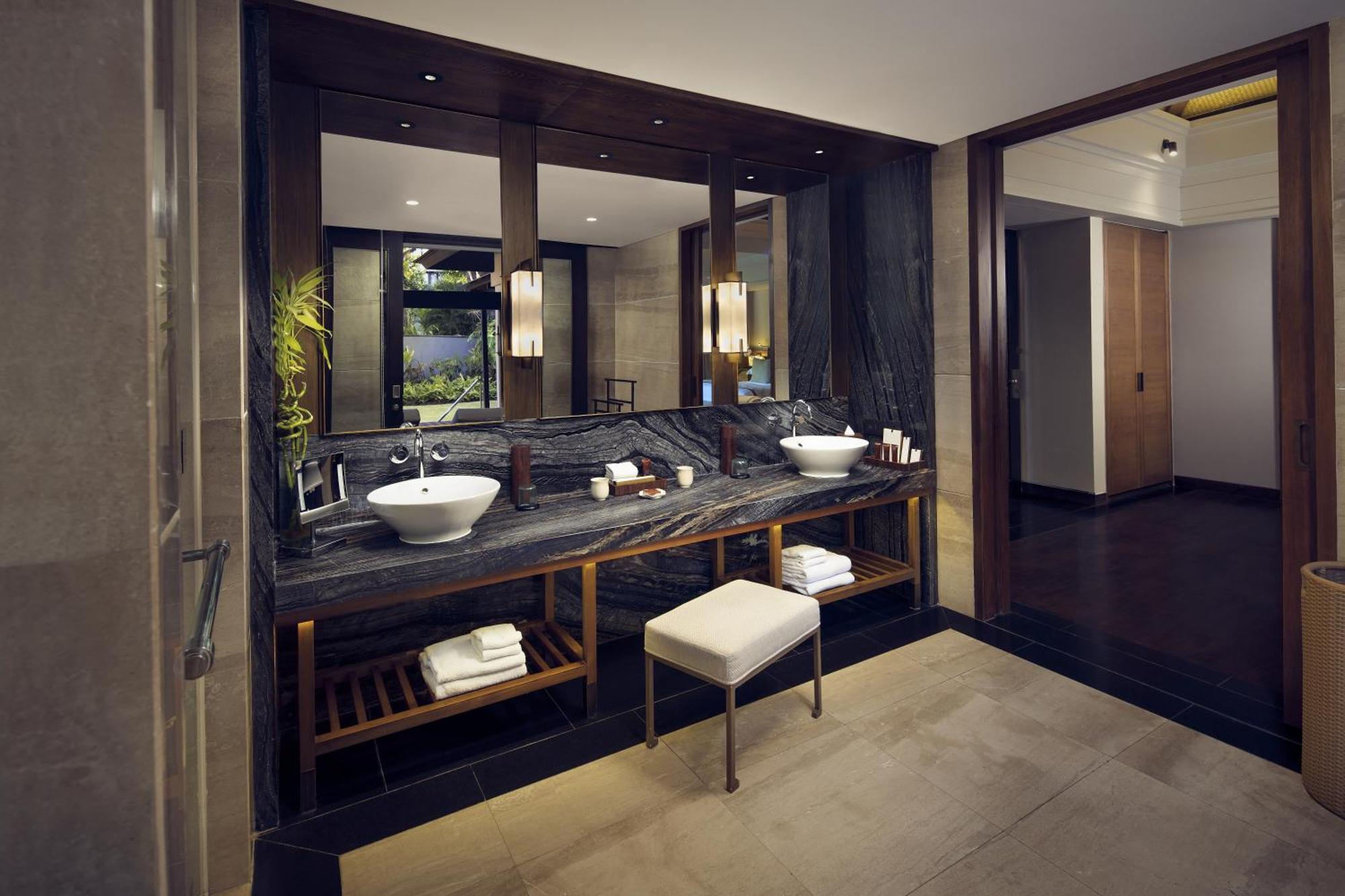 Hotel Conrad Bali Nusa Dua  Esterno foto Bathroom